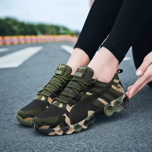 Ademende en antislip camouflage sneakers voor dames en heren Sneakers Sneakers