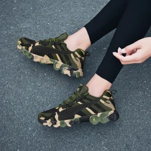 Ademende en antislip camouflage sneakers voor dames en heren Sneakers Sneakers